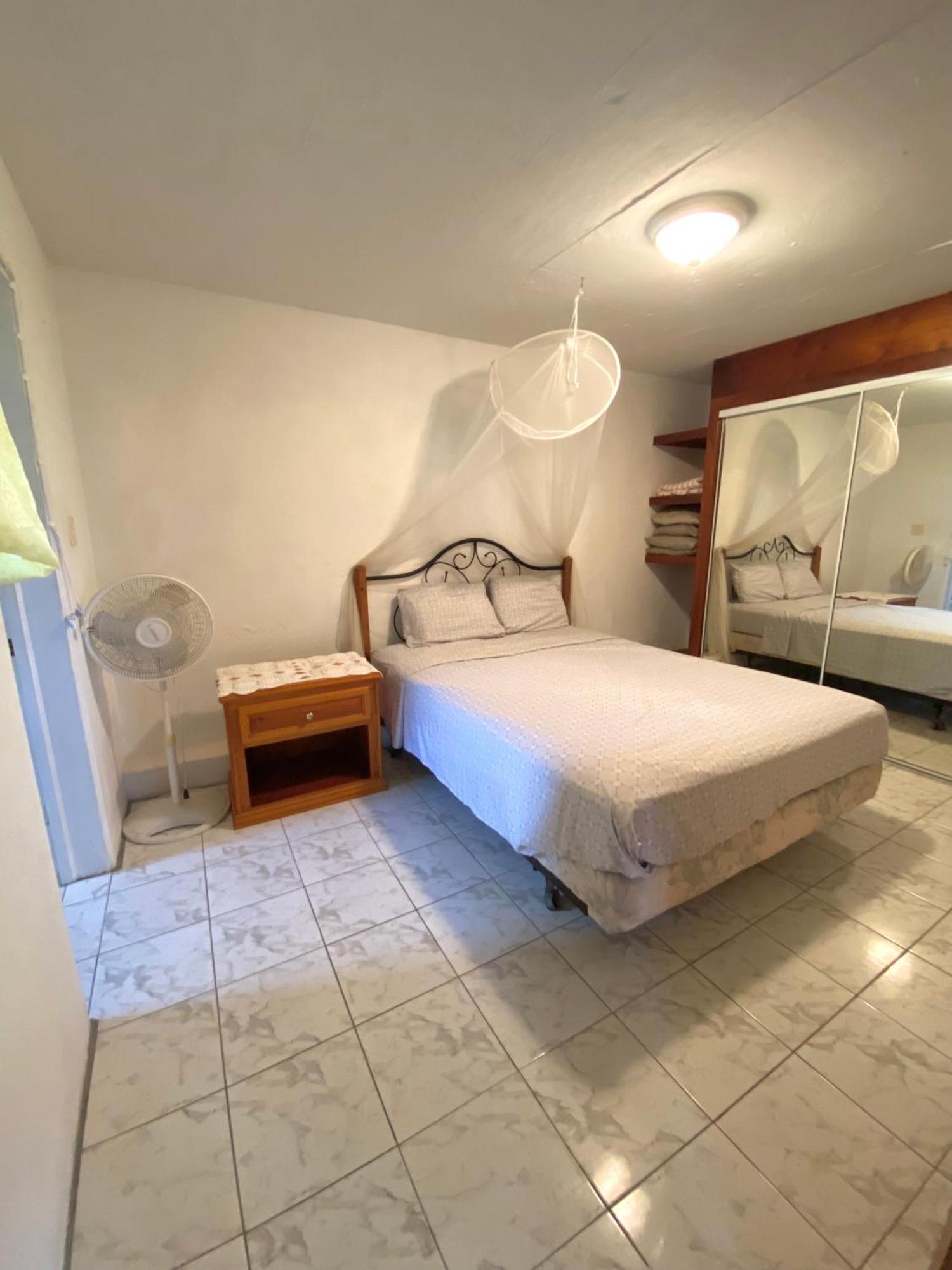 Ferienwohnung Coconut House Charlestown Nevis Exterior foto